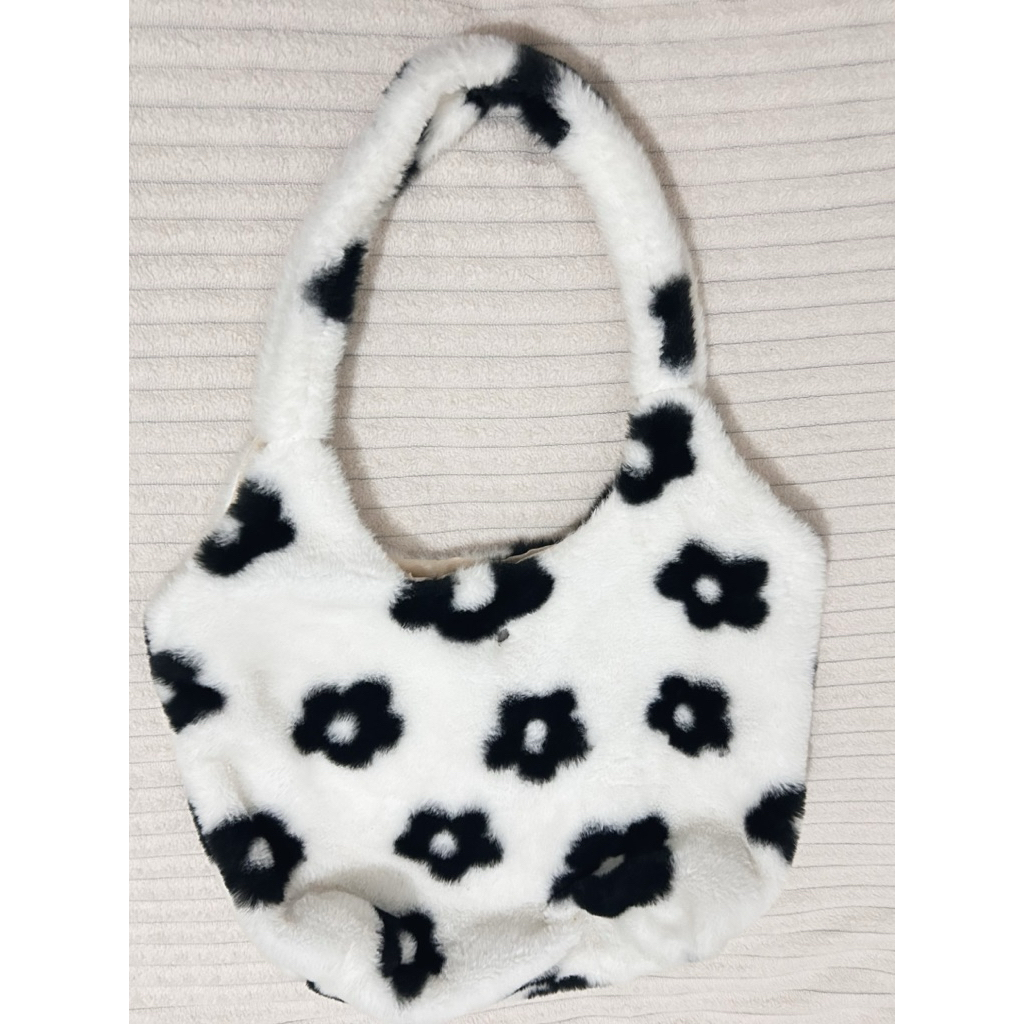 Daisy black flower totebag fluffy faux fur cute bag japan korean tas lucu(like new, never used)