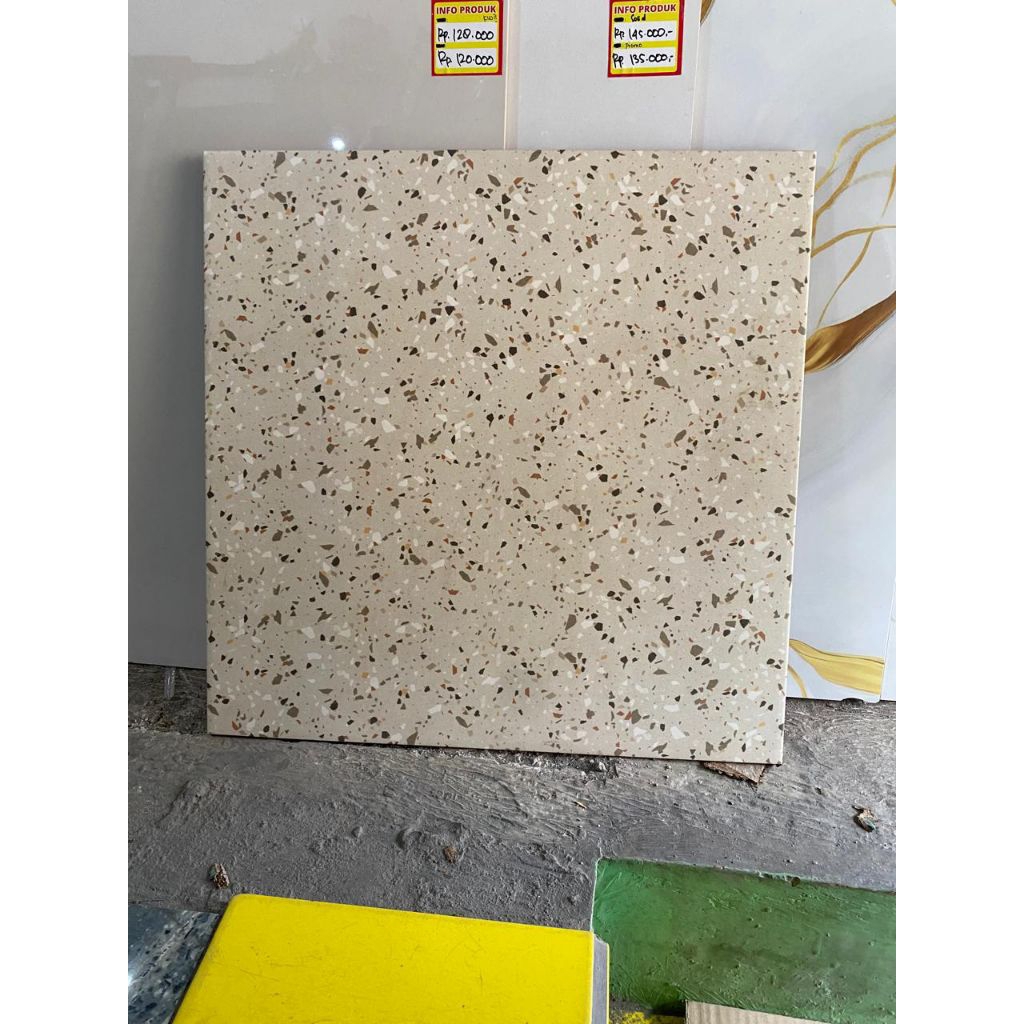 KERAMIK LANTAI CADENZA MATT 50X50