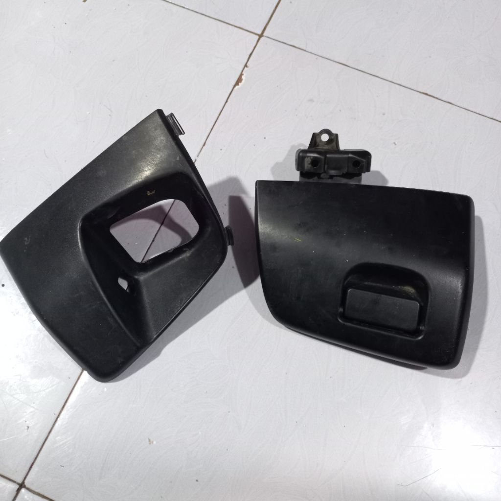 cover tutup Laci kantung dasbor tutup laci kanan kiri Honda PCX 125/150 CBU THAILAND kode KWN Origin