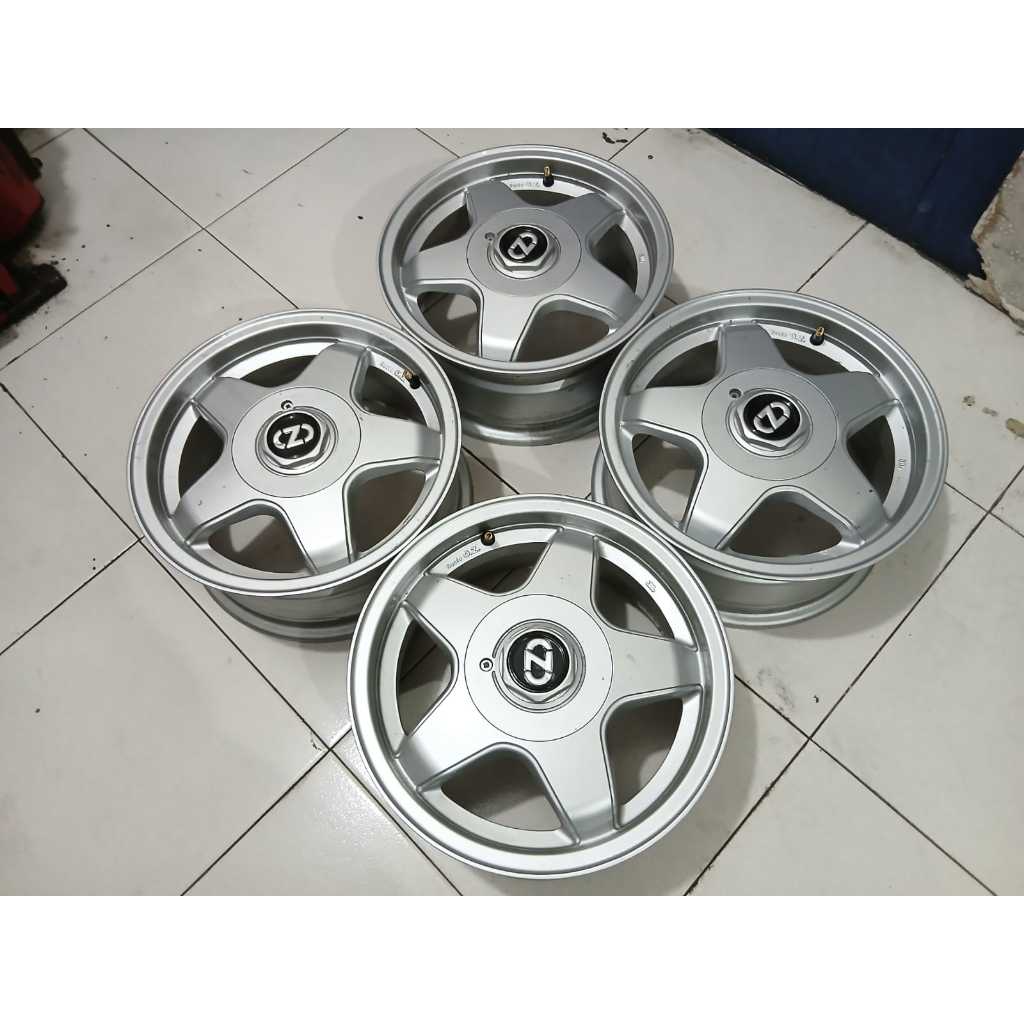 Velg Mobil Seken R14x6 OZ RACING Lubang 4 Murah Second ORIGINAL Ring 14 Pcd 4x100 SILVER (ITALY)
