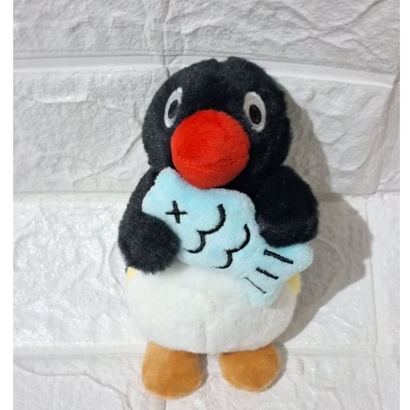 gantungan kunci penguin pingu pinguin hitam bawa ikan ganci boneka penguin pingu karakter