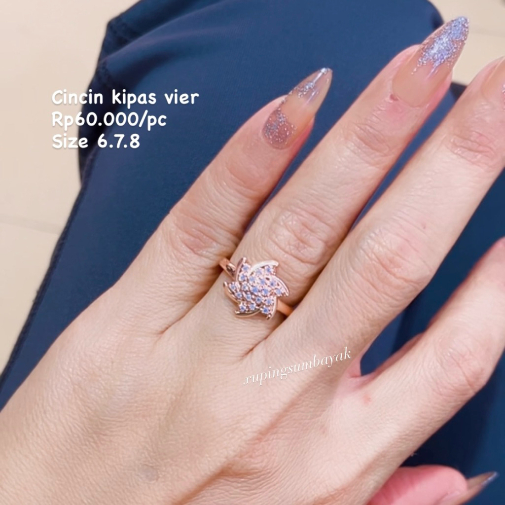 Cincin model kipas replika berlian