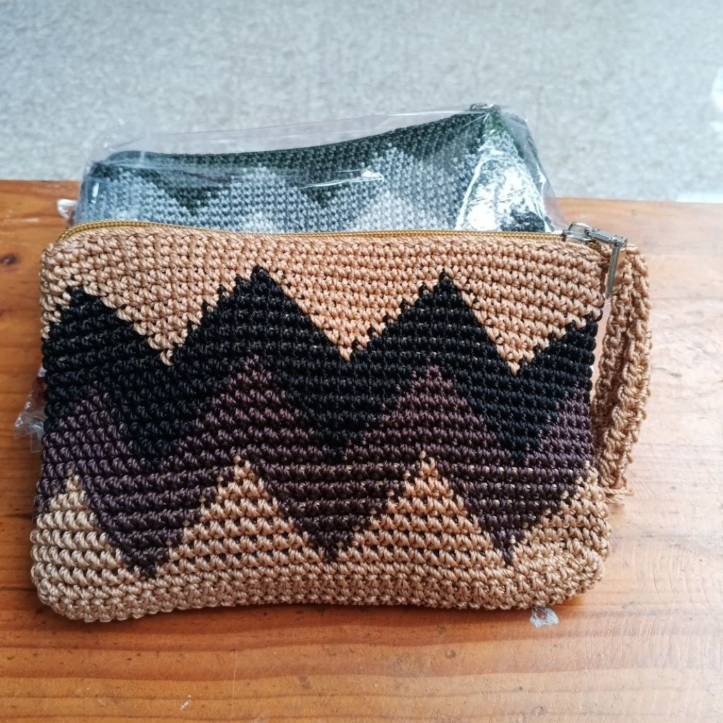 Dompet hp rajut handmade