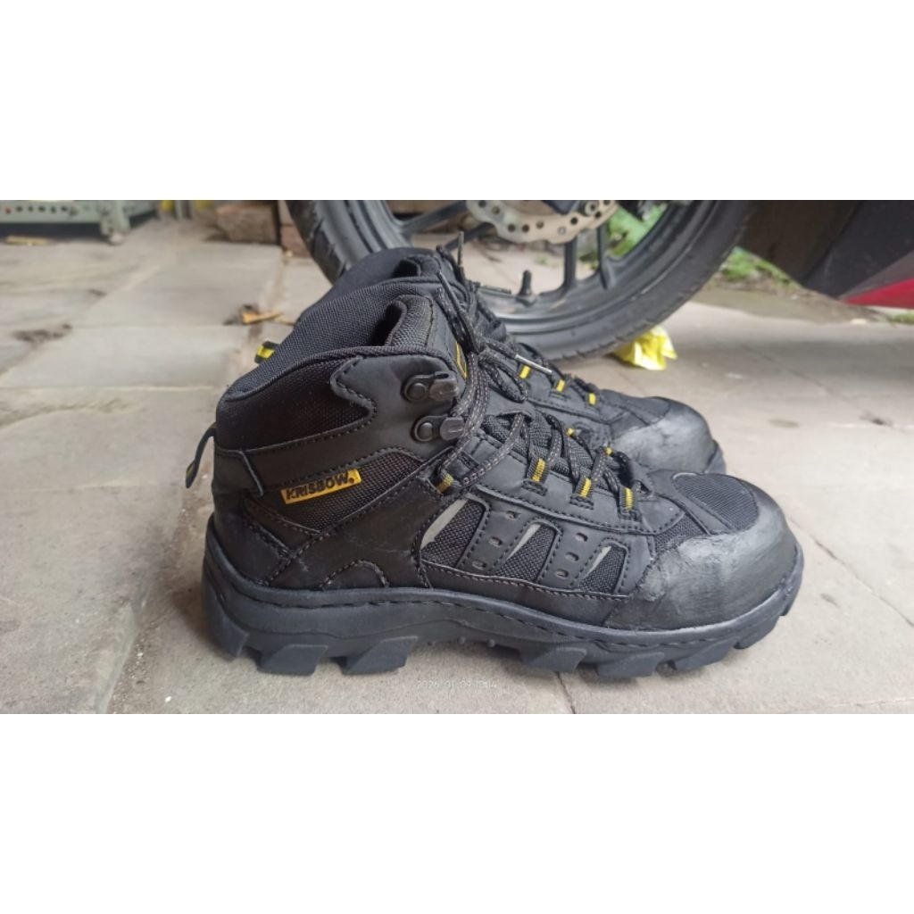 sepatu safety krisbow 42 second