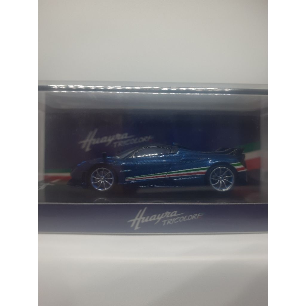 CM Model Pagani Huayra Tricolore