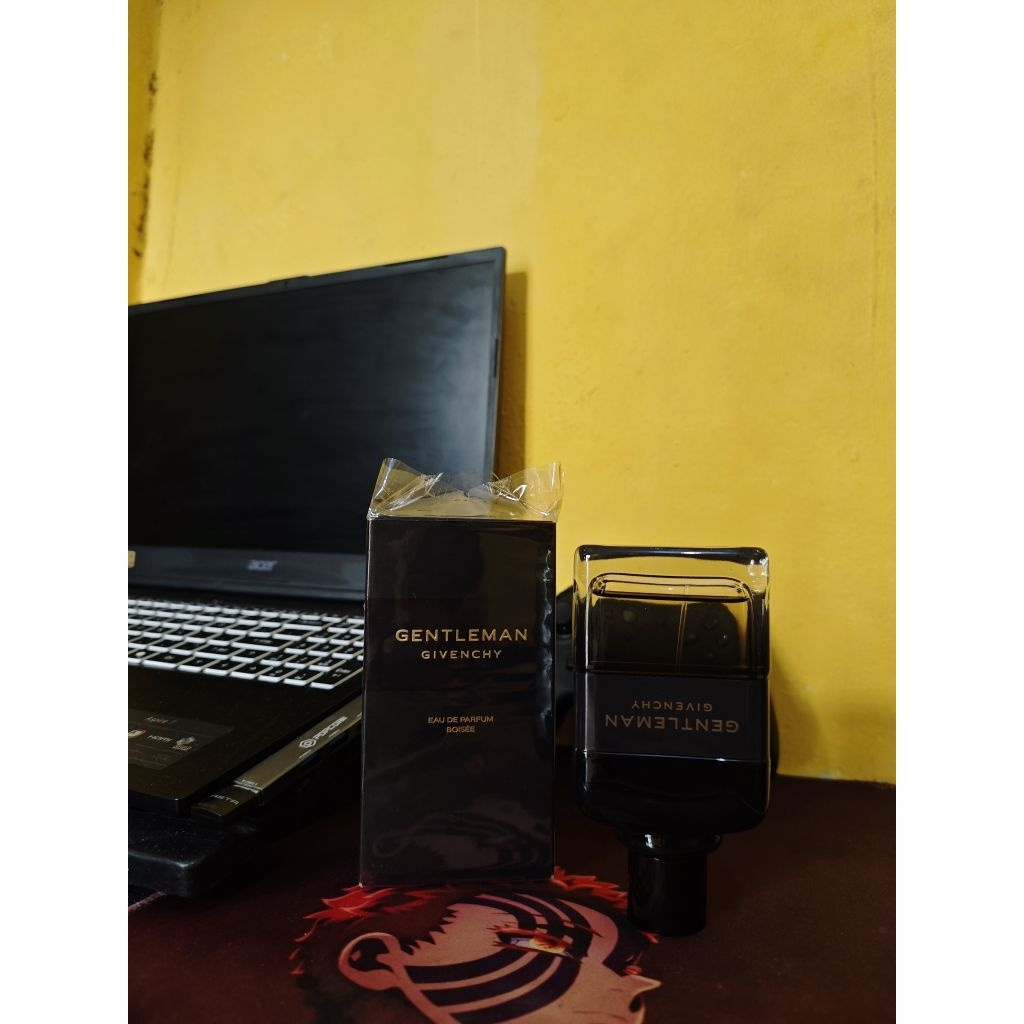 Givenchy Gentleman Boisee Like New No Minus