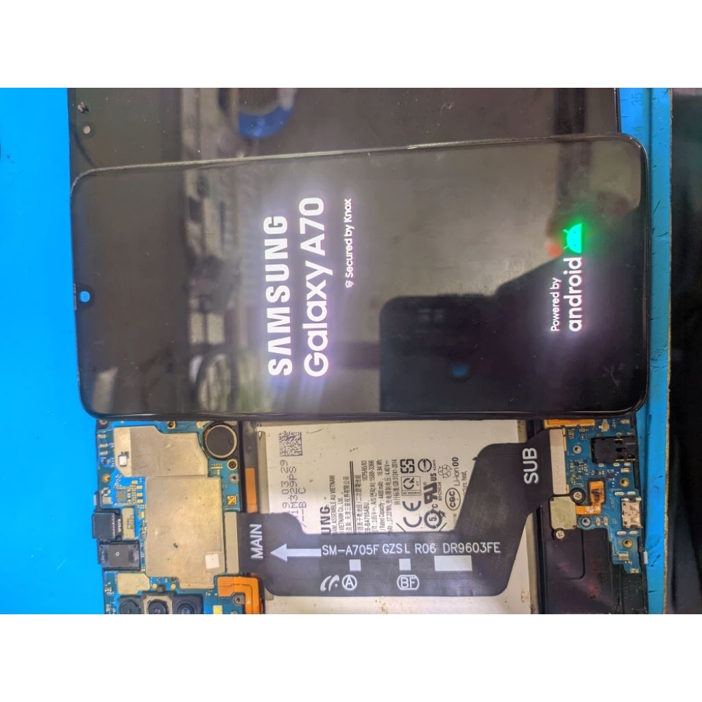 Lcd Samsung A70 Oryginal Copotan Amoled plus frame