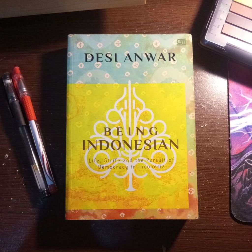 [Preloved] Being Indonesian - Desi Anwar