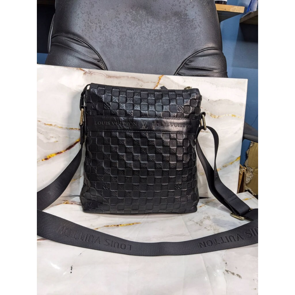 LOUIS VUITTON Damier Black Leather Messenger Bag 100% AUTHENTIC ORIGINAL Made In France