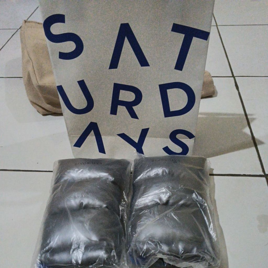 SATURDAY pouch untuk kacamata