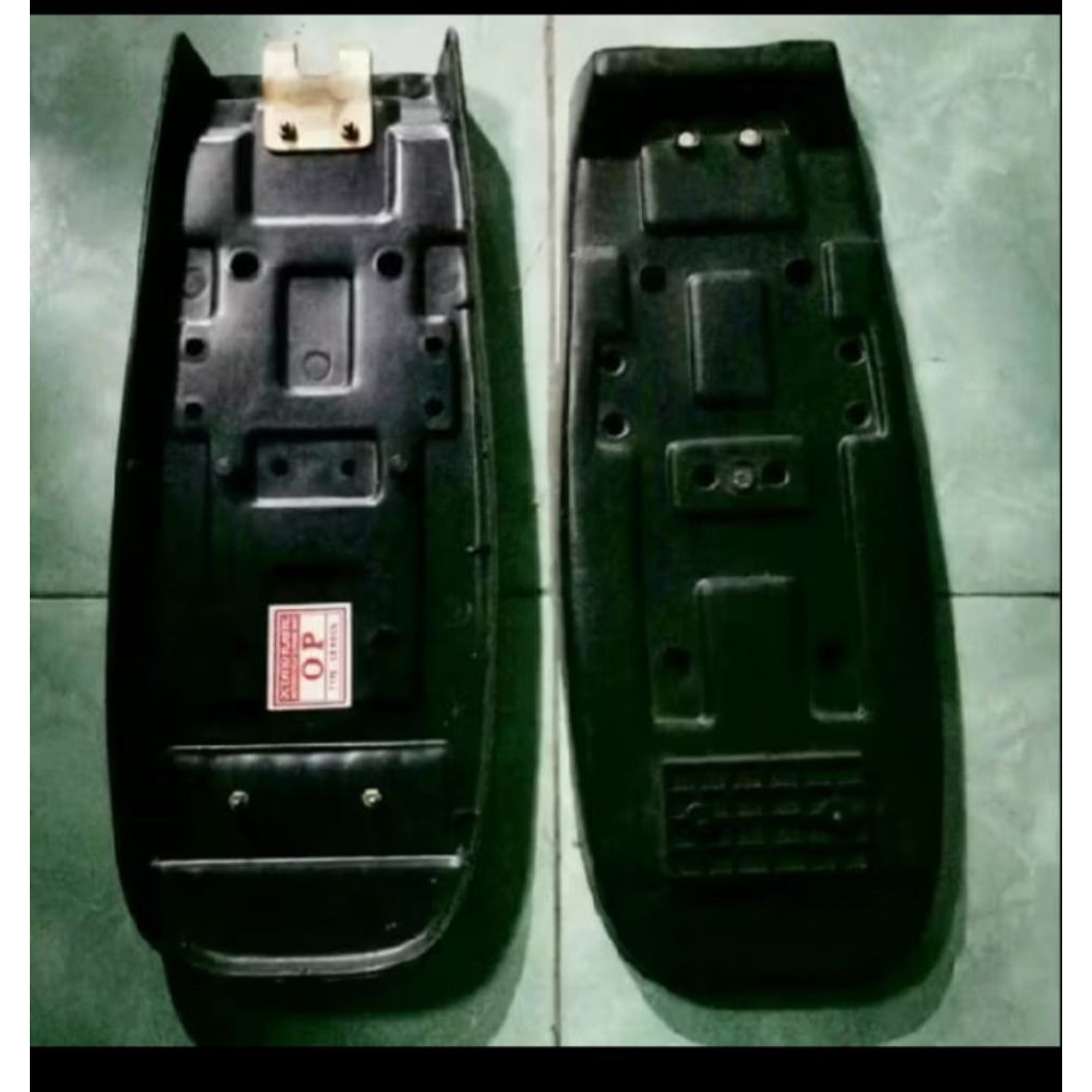 FIBER TATAKAN MOTOR CB 100/CB125 CB  KECIL PLUS BESI PANGKON