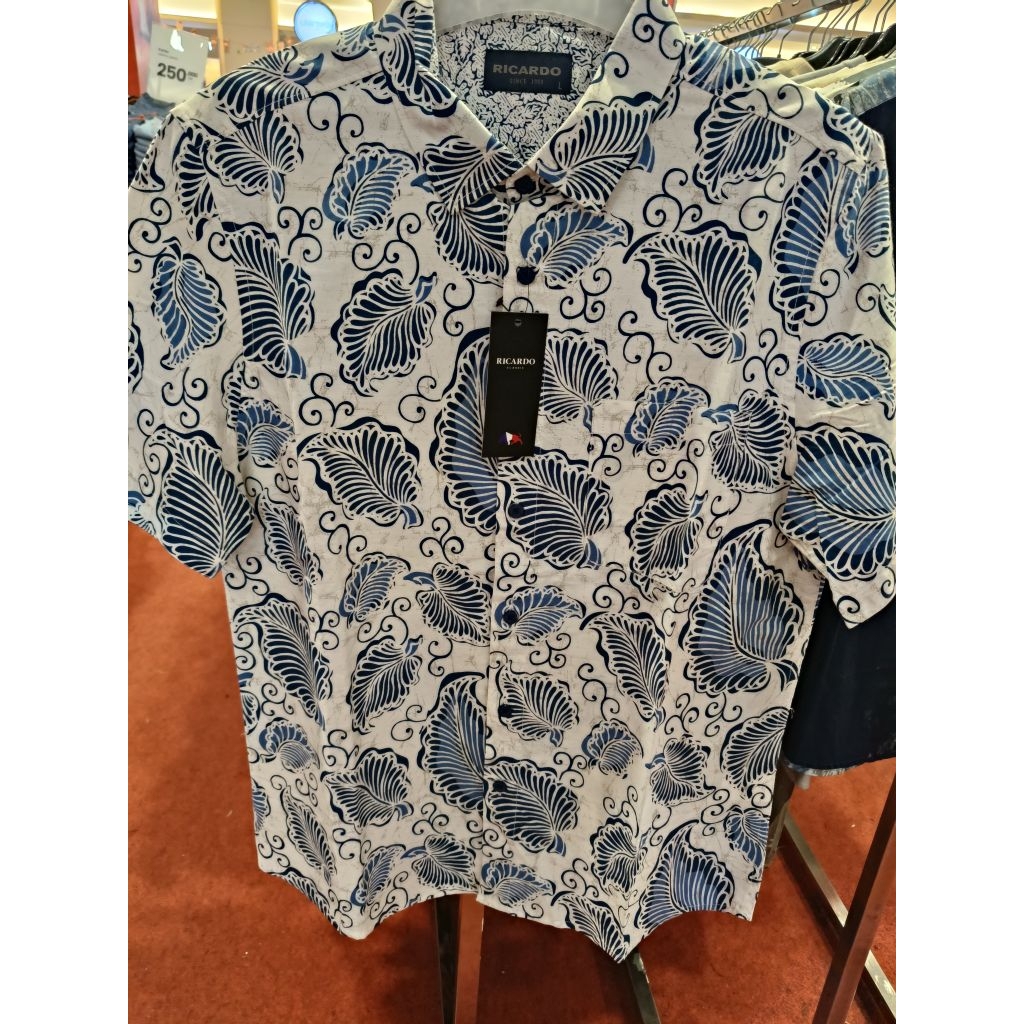 kemeja pria printing lengan pendek bahan katun Ricardo ori