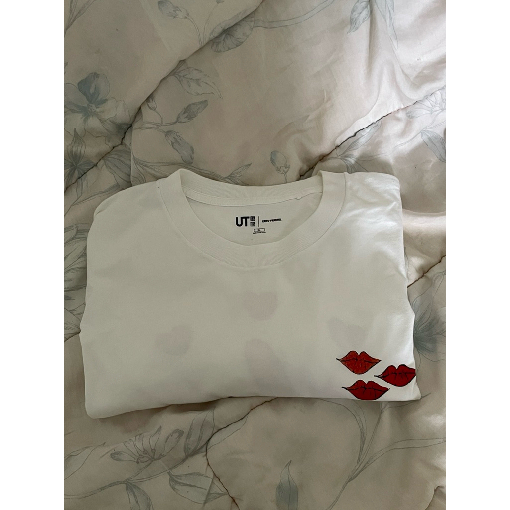 preloved kaos uniqlo x kaws