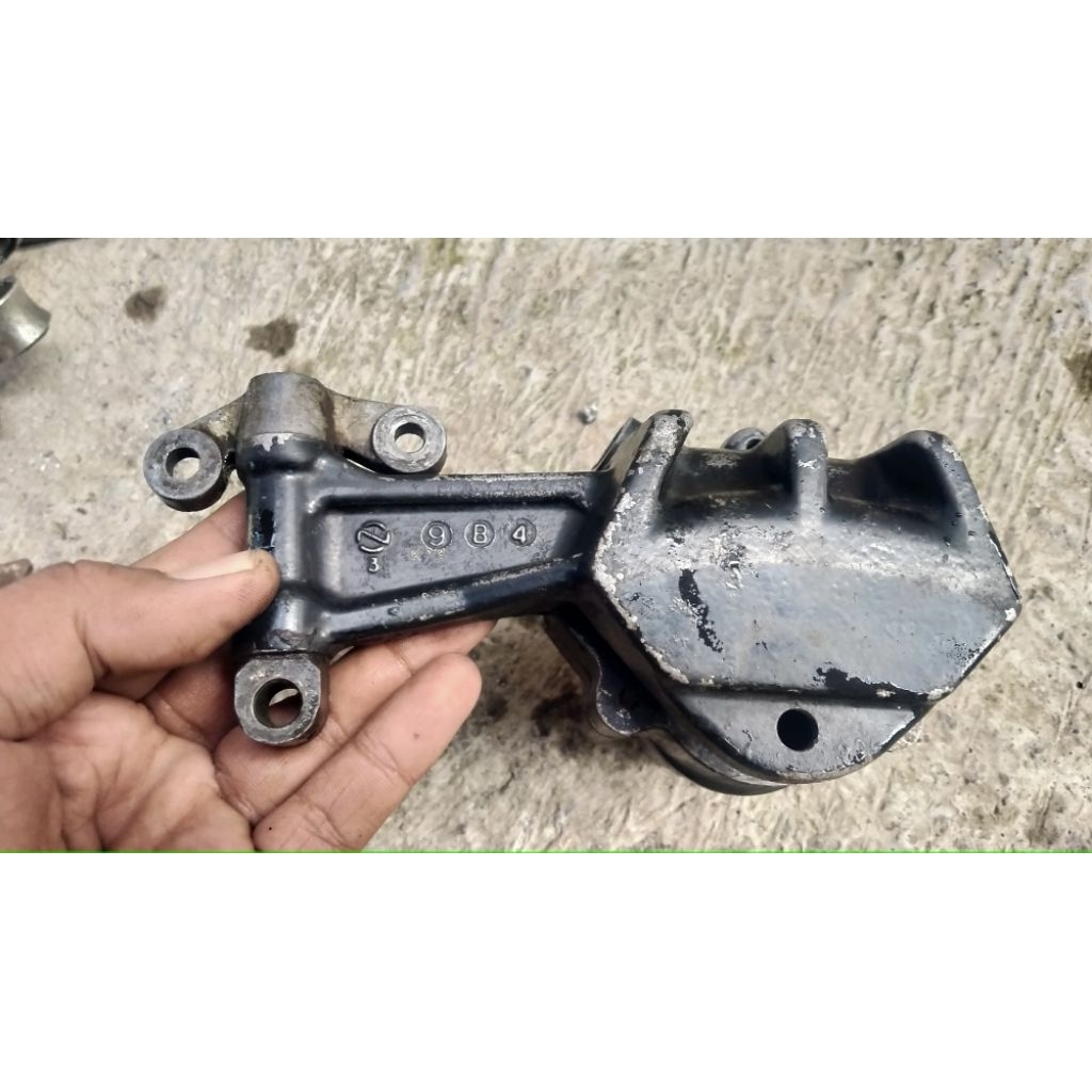 kaliper depan gl100 bahan