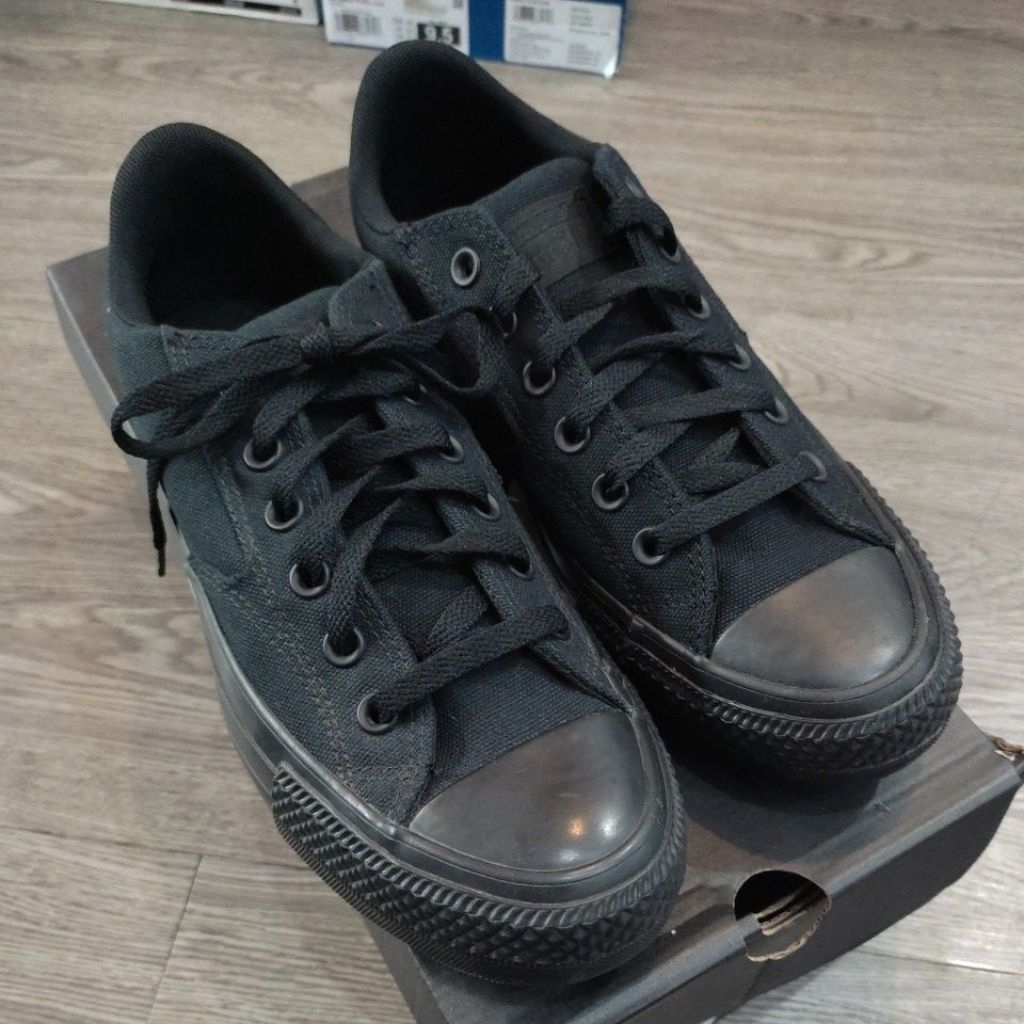 Sepatu C0n A10350C Black