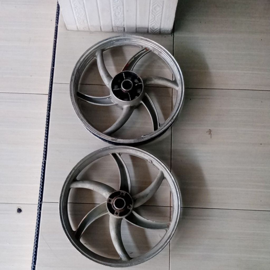 pelek velg depan belakang variasi kitaco PNP Yamaha Jupiter