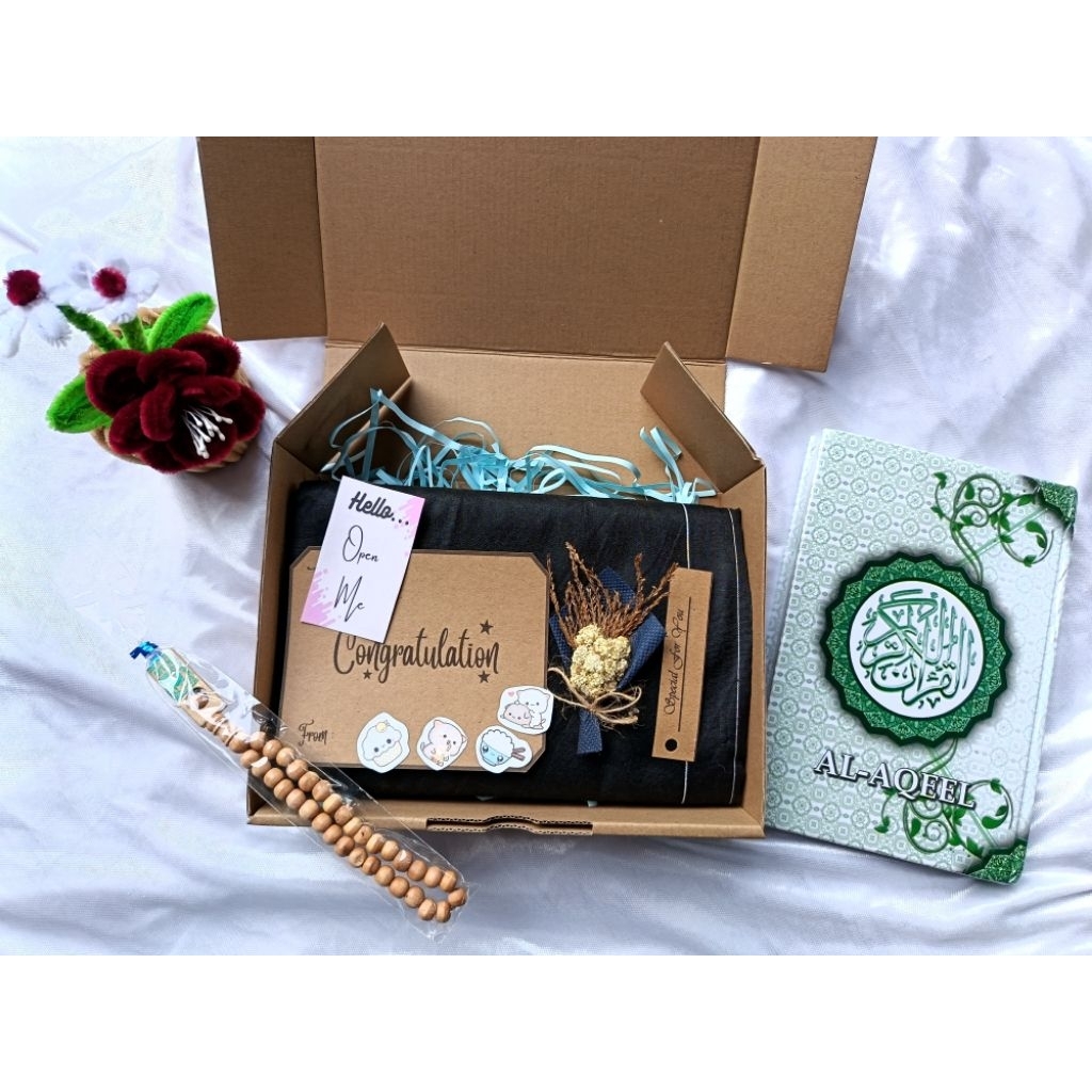 Hampers Cowok Sarung + ALQURAN + Tasbih | Kado Ulang Tahun Cowok, Wisuda, Valentine, dll