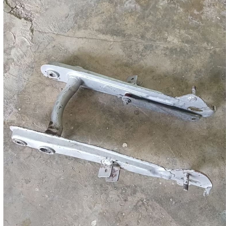 swing arm Honda C70 original Astrea prima cb 100