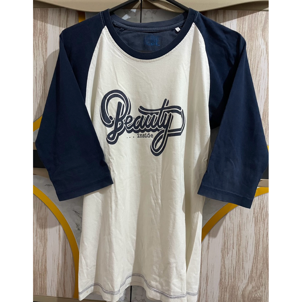 [PRELOVED] Kaos Raglan Wanita IEBE - "Beauty Inside" | Atasan ¾ Sleeve