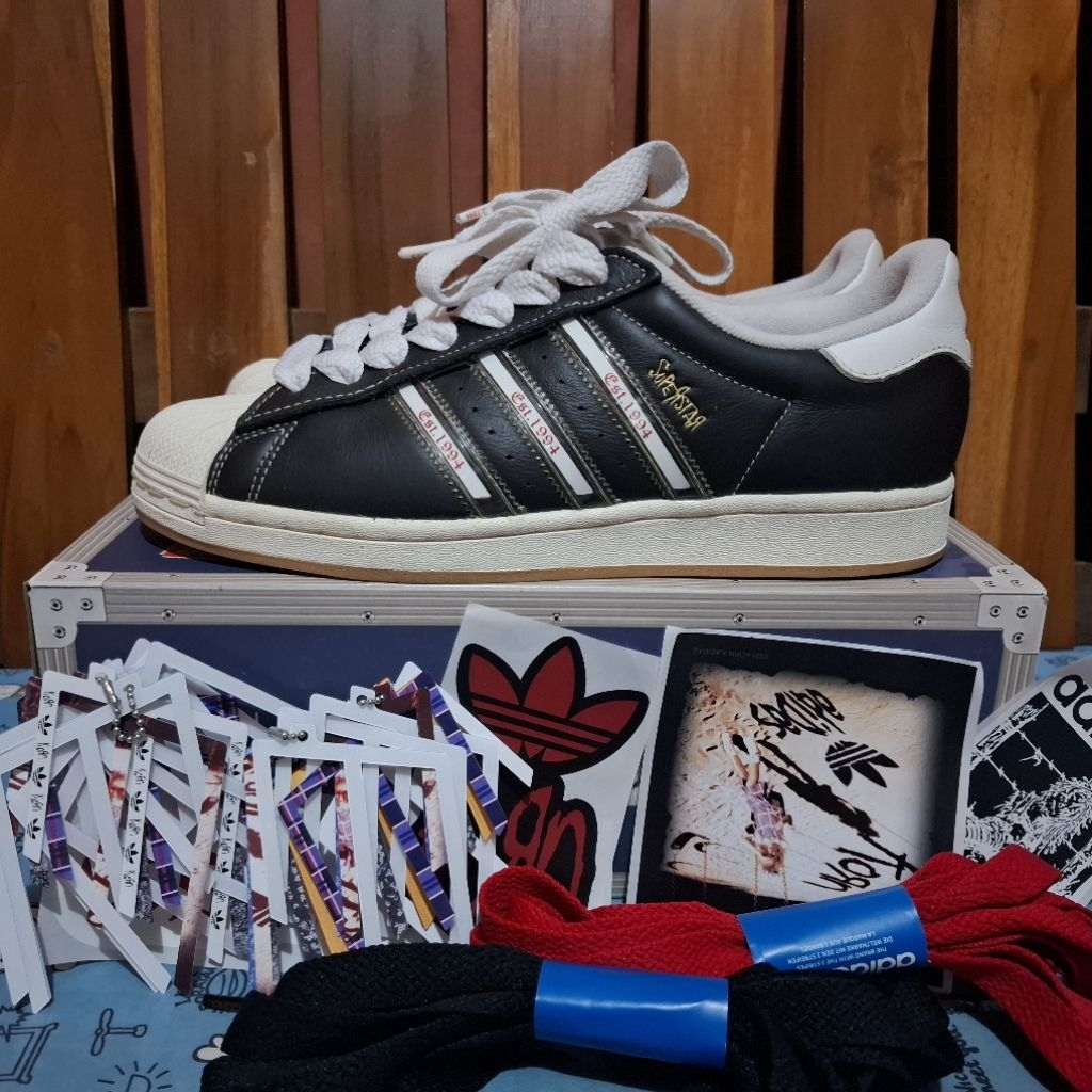 Sepatu Adidas Superstar X Korn IH1313