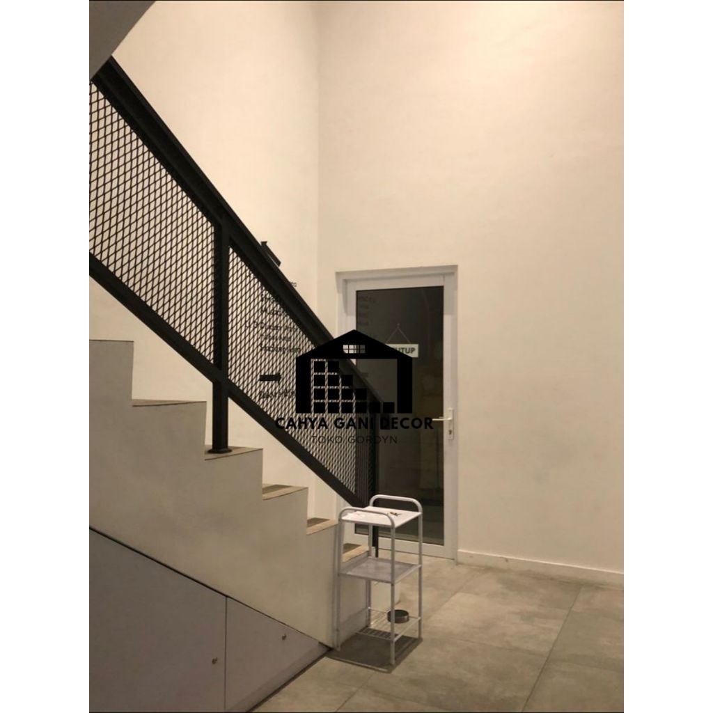 Railing tangga minimalis modern