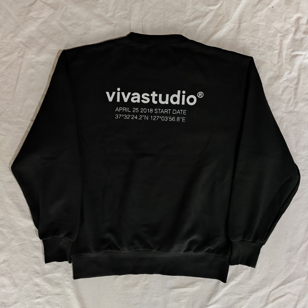 Crewneck Vivastudio Hitam