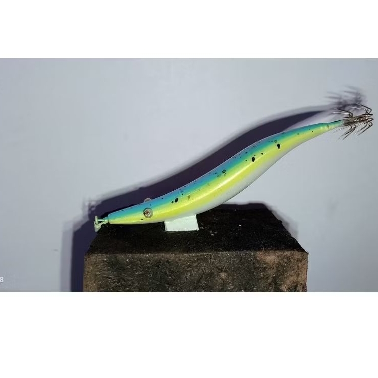umpan cumi handmade gacor terbuat dari kayu berkualitas panjang body 9cm type sinking