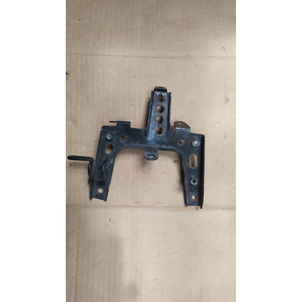 breket lampu depan Yamaha MT25 bekas original