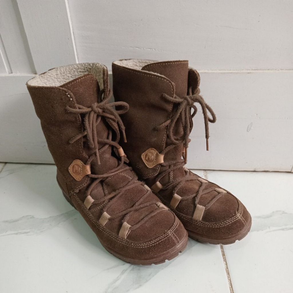 Sepatu Outdoor Merk Merrell second Ori size 39