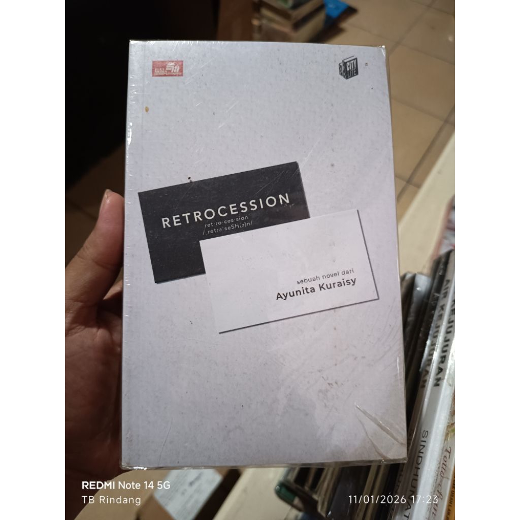 RETROCESSION. AYUNITA KURAISY. novel. promo