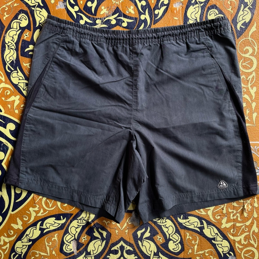 celana pendek Nike ACG second original