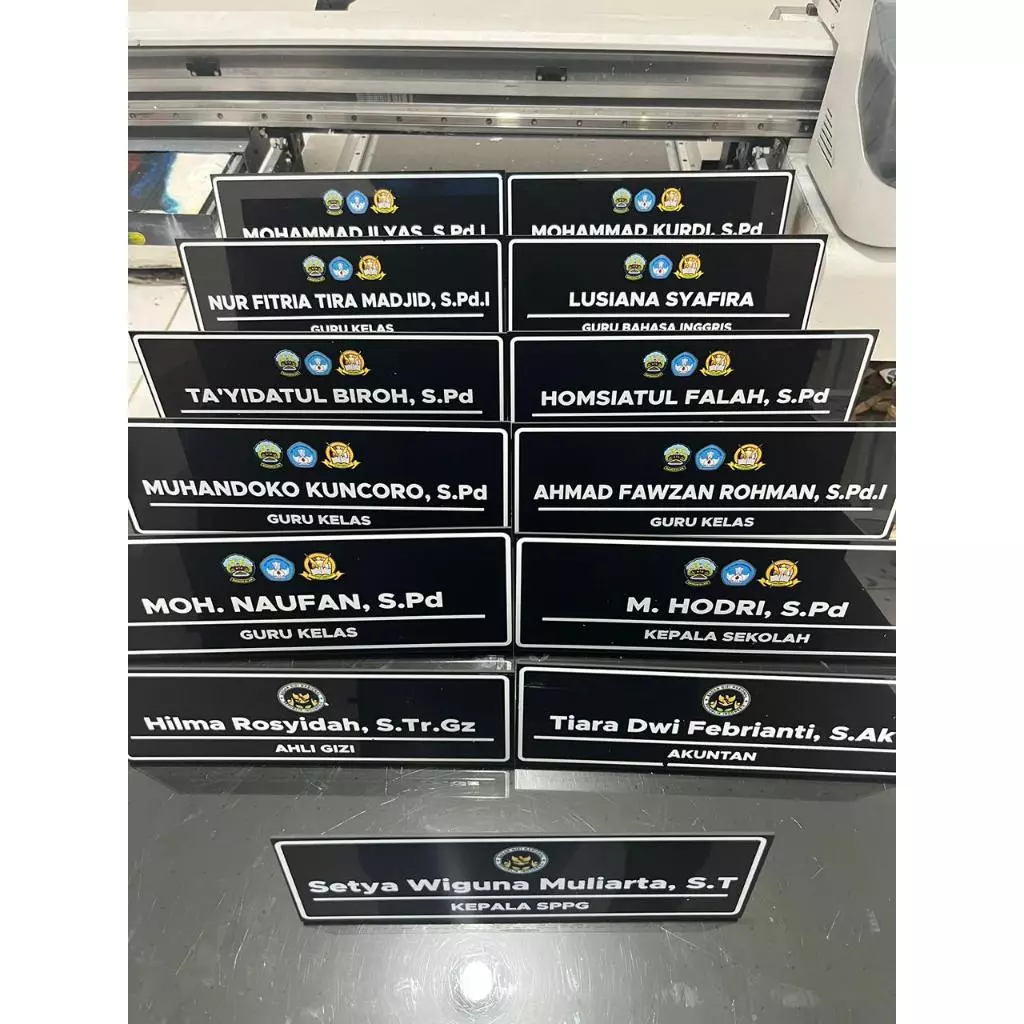 Papan Meja Papan Nama Meja Akrilik Papan Nama Meja Jual papan nama meja akrilik