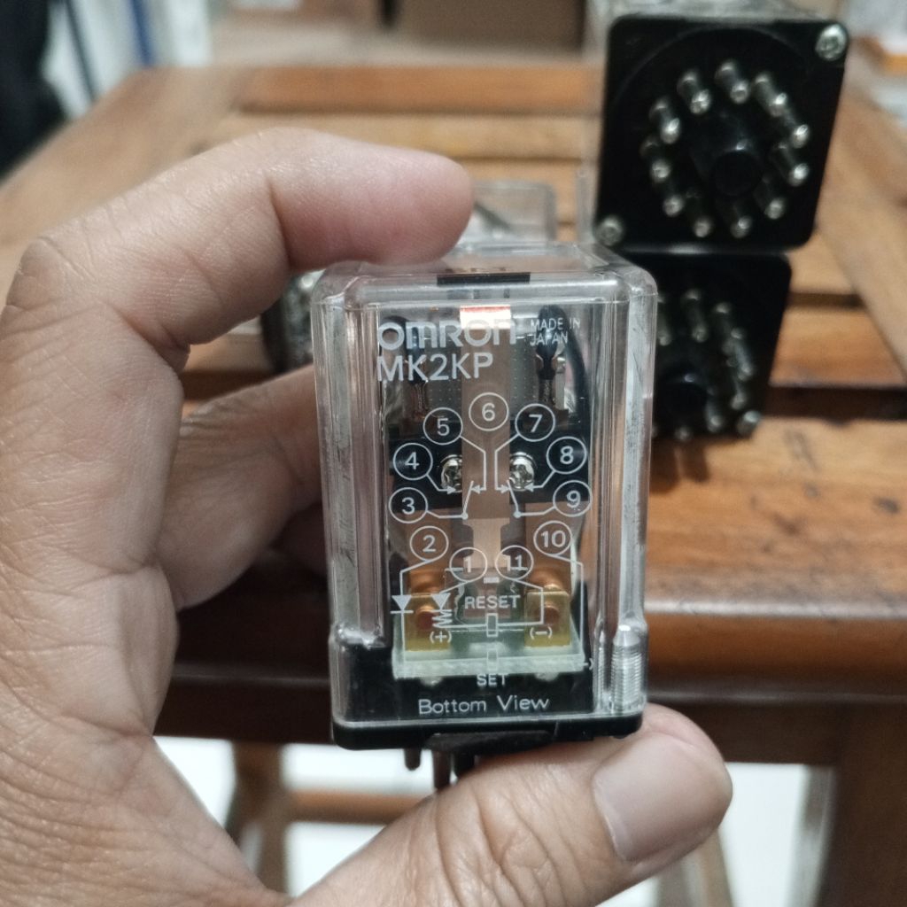 RELAY OMRON MK2KP AC220 11 PIN ORIGINAL