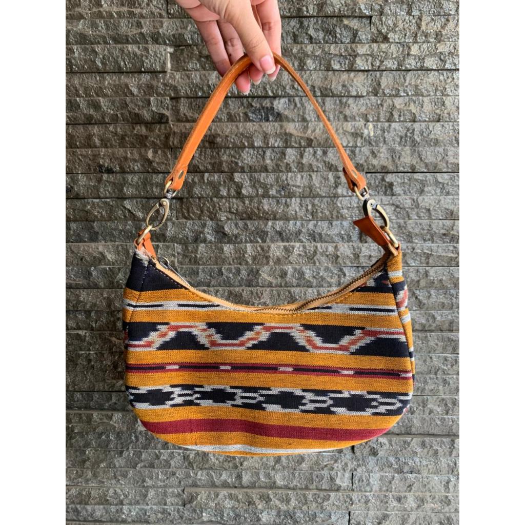Tas Bulan Tenun Selempang Wanita Kulit Nabati