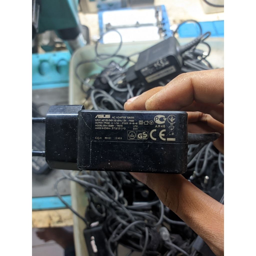 Charger Laptop ASUS  1,75 A Copotan