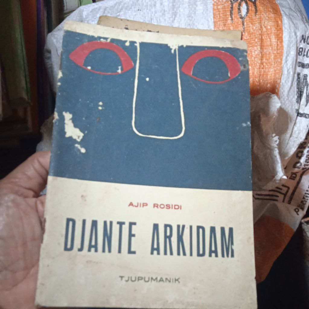 buku Ajip Rosidi,Djante Arkidam, Edjaan lama tahun 1967