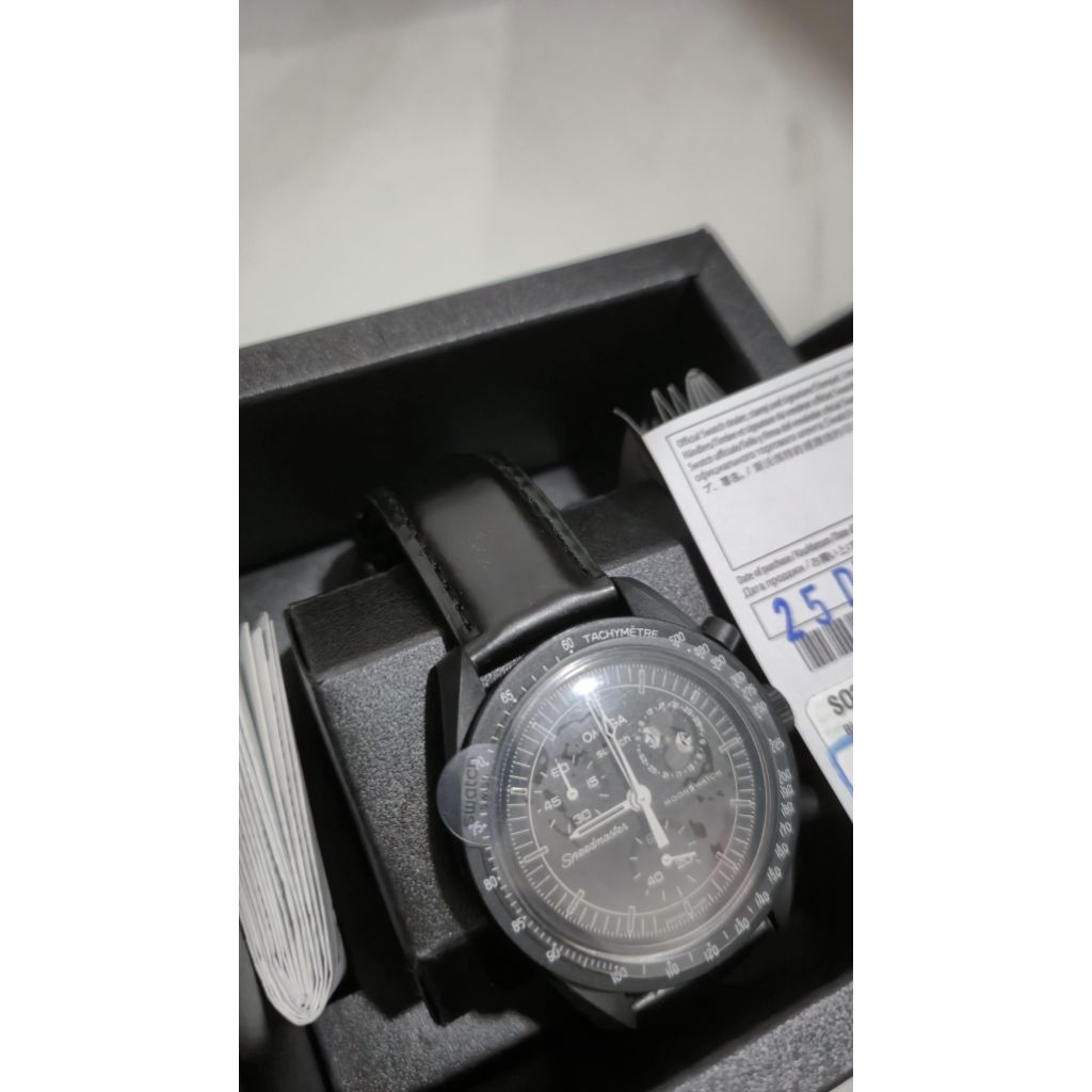 Omega Swatch Mission to Moonphase Black Snoopy Original