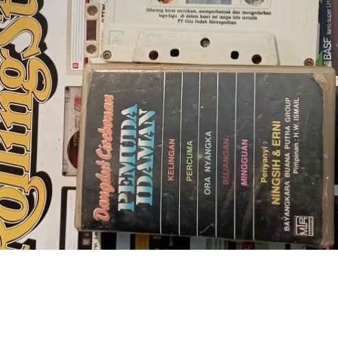 kaset pita cirebonan pria idaman