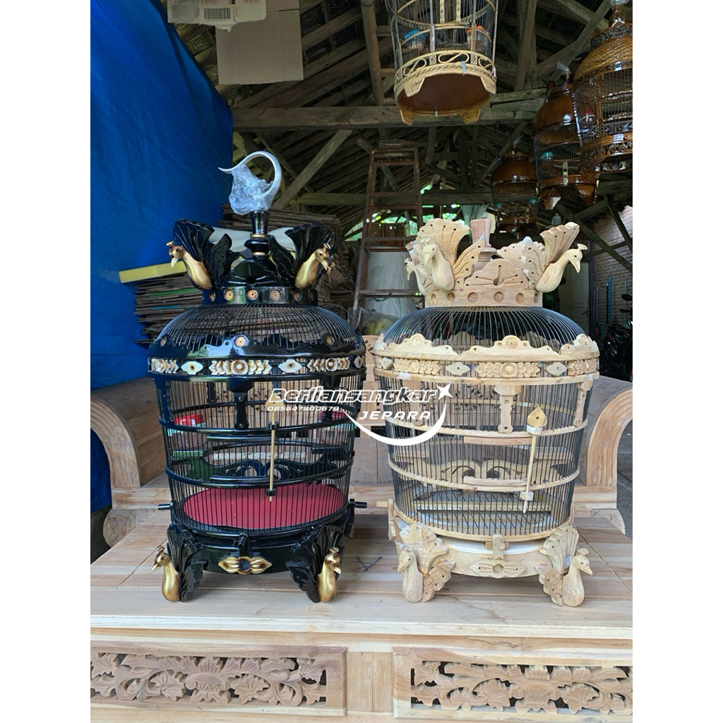 SANGKAR PERKUTUT KAYU JATI UKIRAN MOTIF JEMUR MERAK