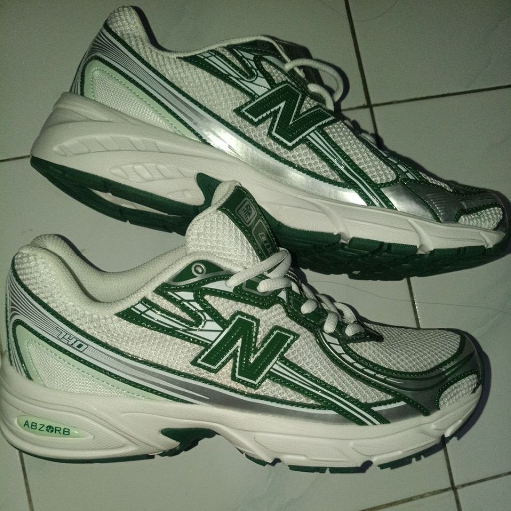 sepatu running sepatu olahraga nb 740 size 43 insole 28 putih hijau