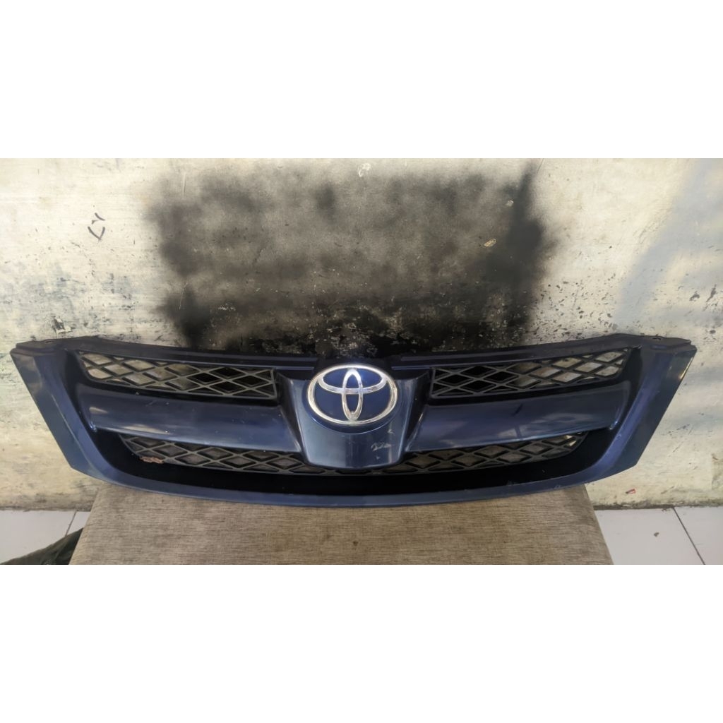 gril grill grille Toyota Kijang Innova Inova tahun 2005 - 2007 original