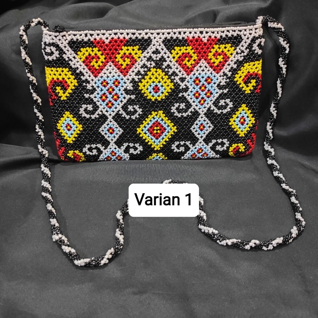 Tas Selempang Manik Dayak Kalimantan