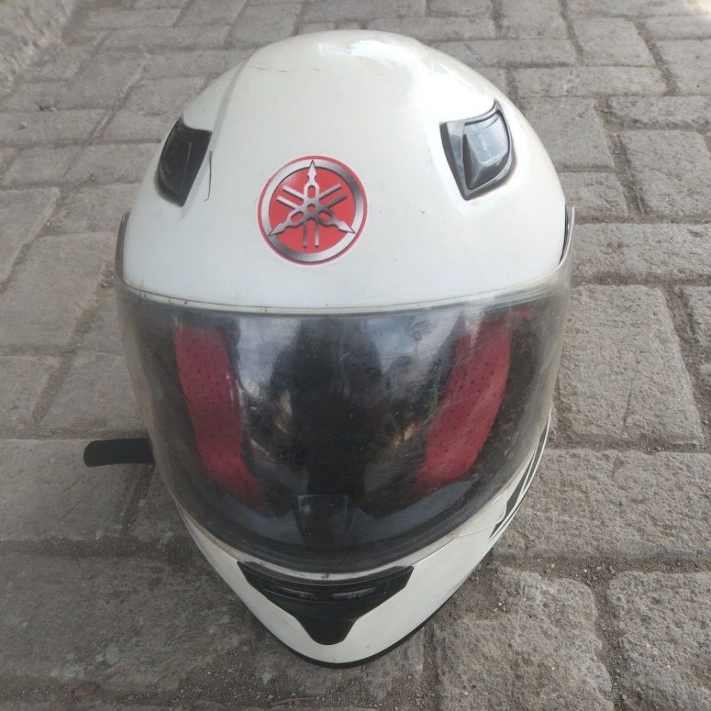 helmt Yamaha bekas