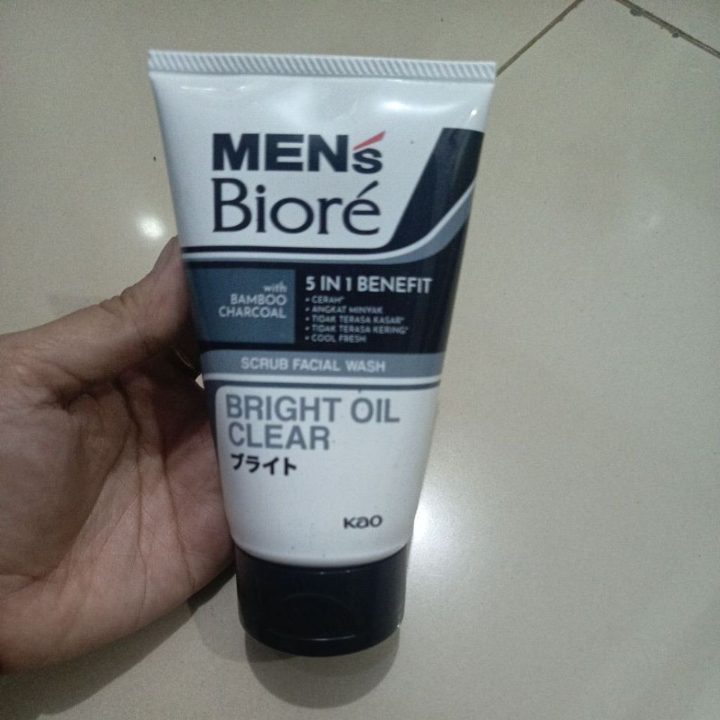Mens biore bright oil clear