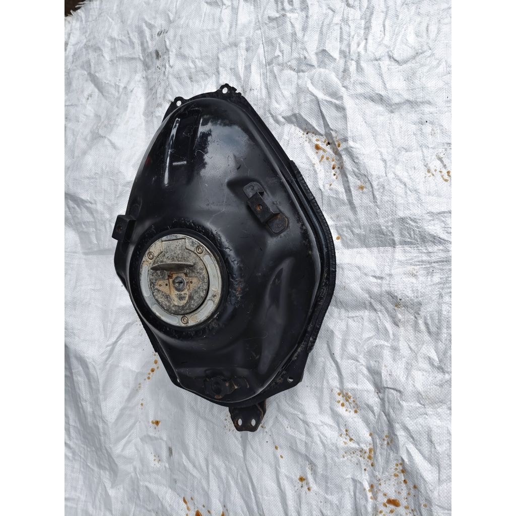 TANGKI ATAU TENGKI R15 VVA ORIGINAL BEKAS COPOTAN MOTOR