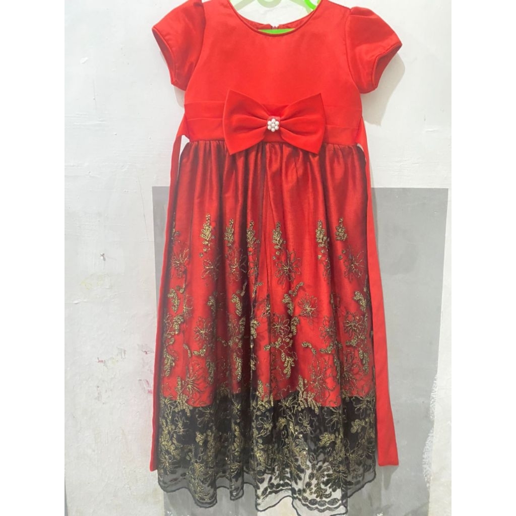 Preloved gaun pesta anak perempuan 3  tahunan