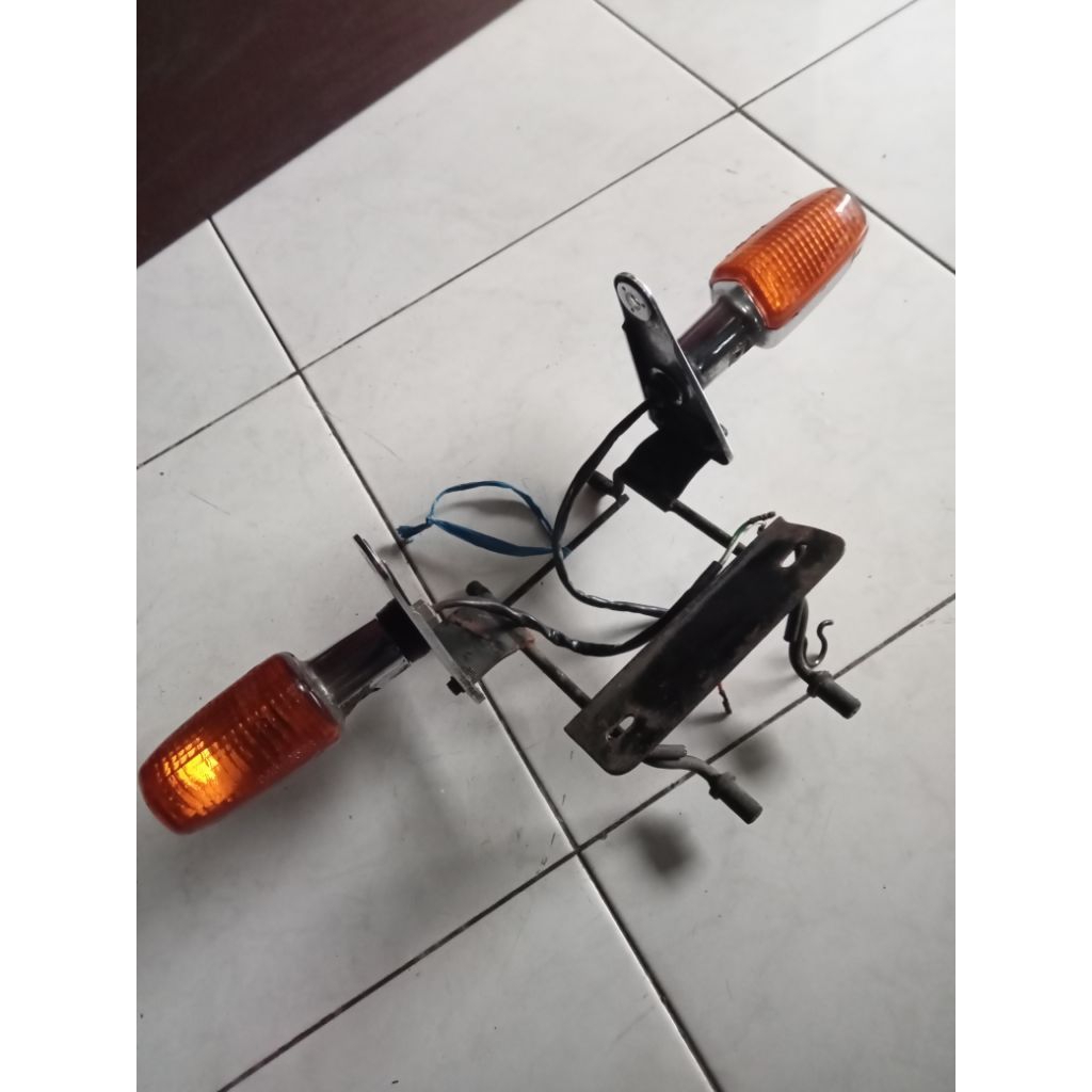 Breket kupingan lampu sein Tiger lawas Tiger lama oryginal copotan motor