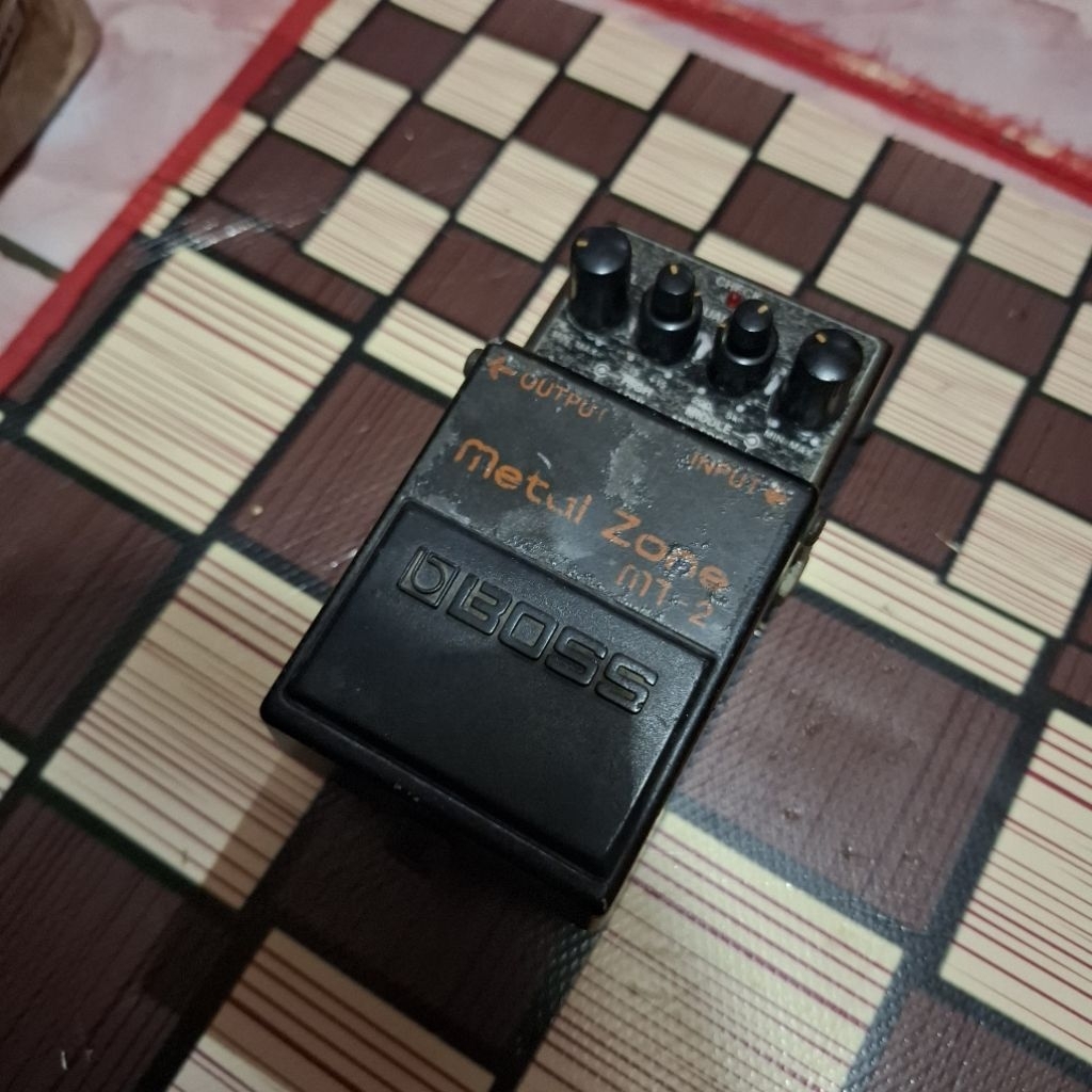 Efek Gitar Boss Metalzone MT-2