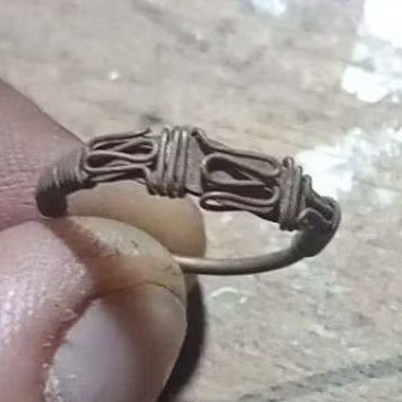 cincin ulir gubet kabudhan temuan sungai