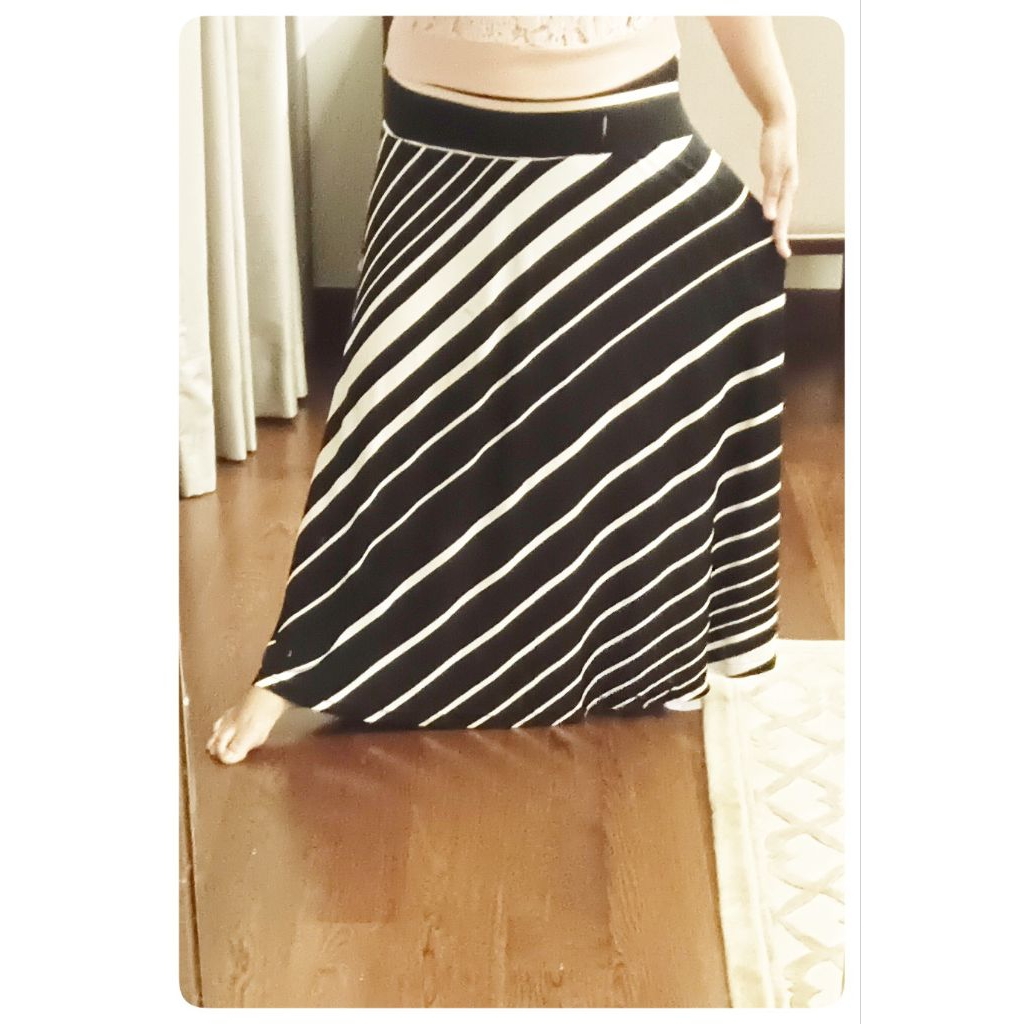 Rok Panjang Salur Hitam Putih Pinggang Karet Megar Mayung